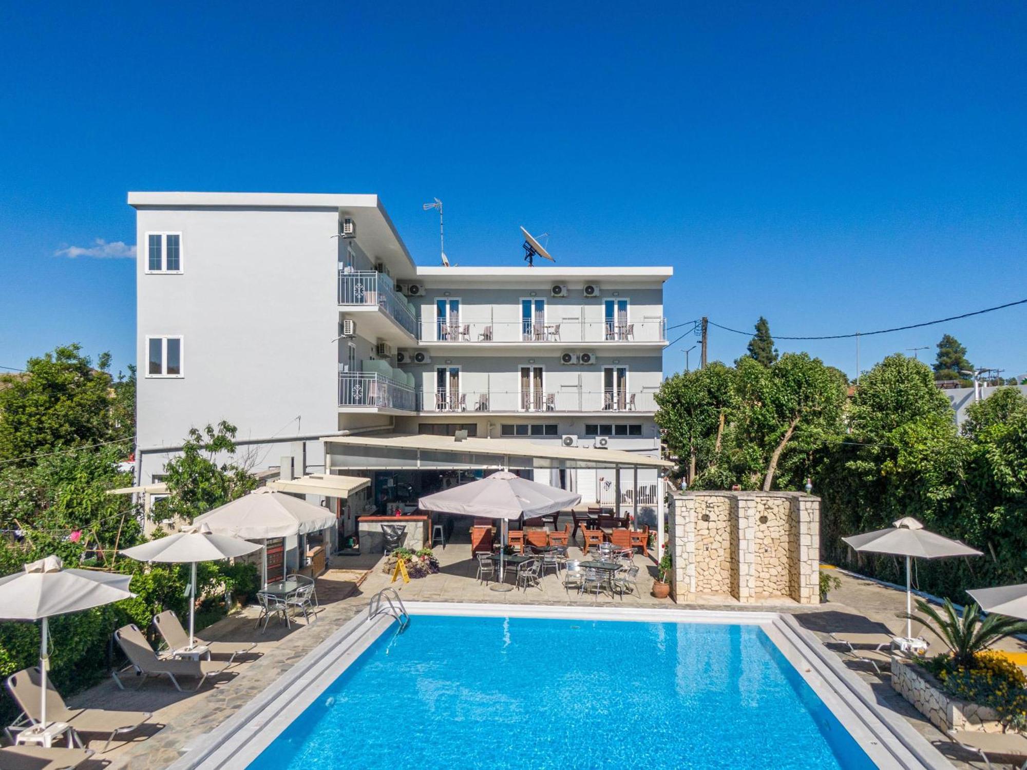 Angela Hotel & Apartments Гоувия Экстерьер фото