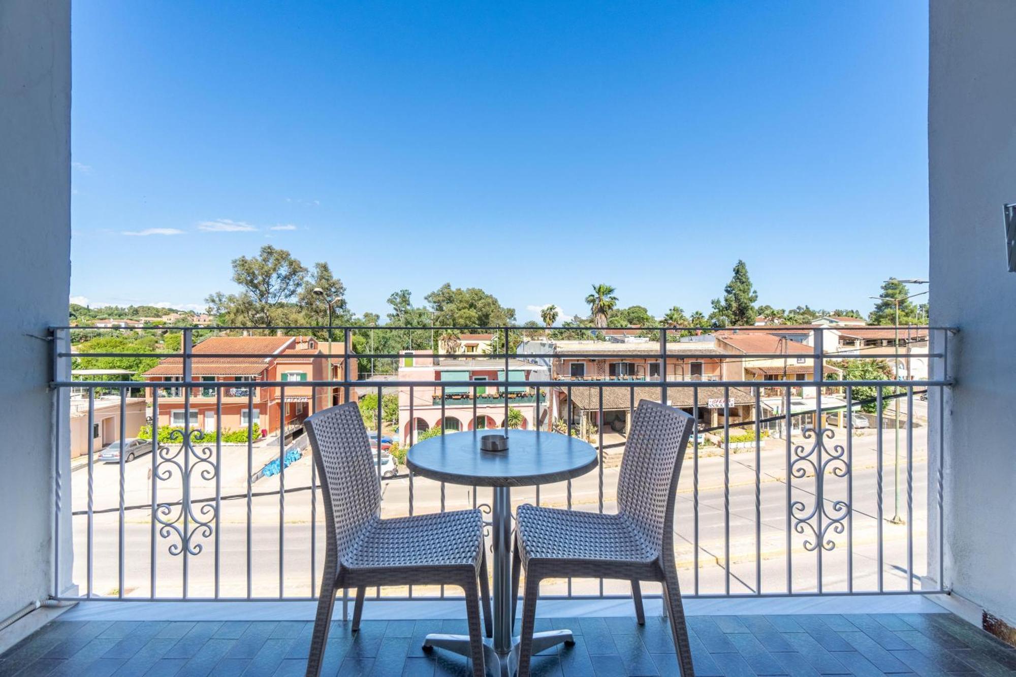 Angela Hotel & Apartments Гоувия Экстерьер фото